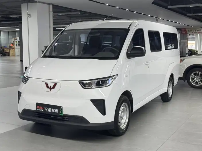 Wuling Yangguang 2024 Model 300km Comfort Model Passenger car Edition 75kW