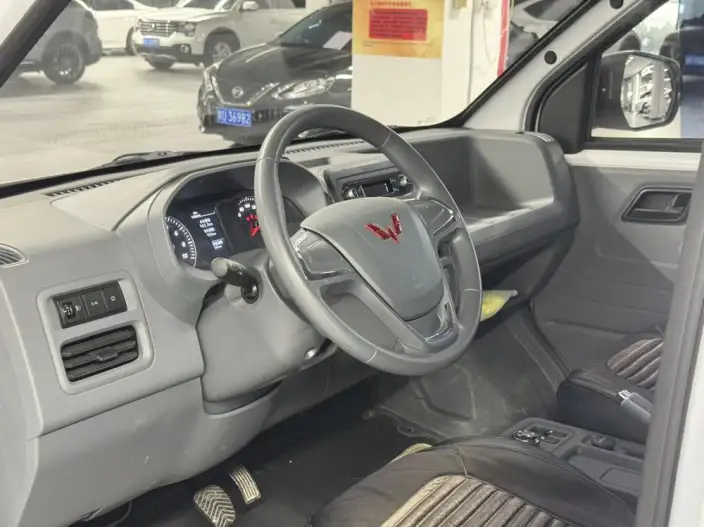 Wuling Yangguang 2024 Model 300km Comfort Model Passenger car Edition 75kW – фото 10