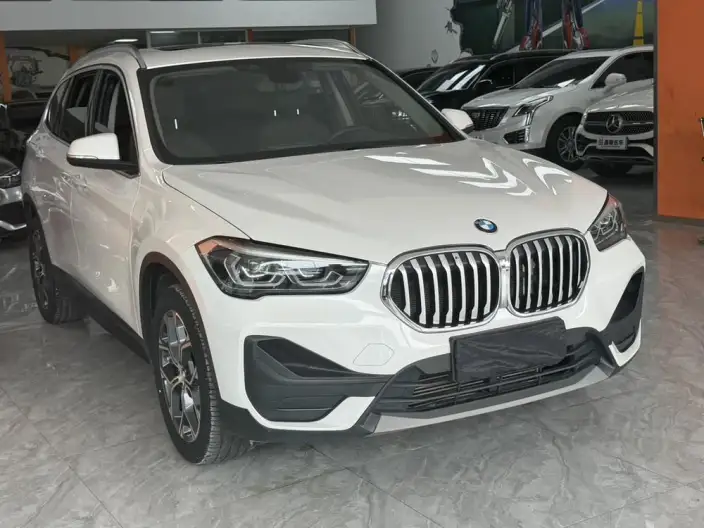 BMW X1 2022 Model sDrive25Li Leading Model – фото 3