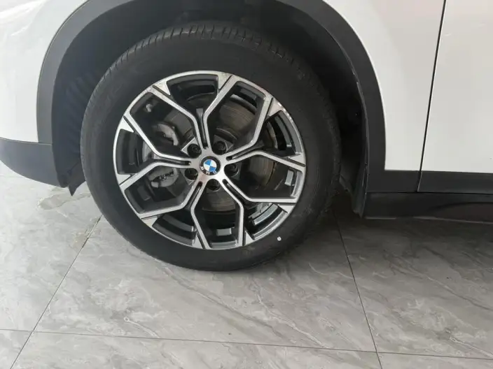 BMW X1 2022 Model sDrive25Li Leading Model – фото 9