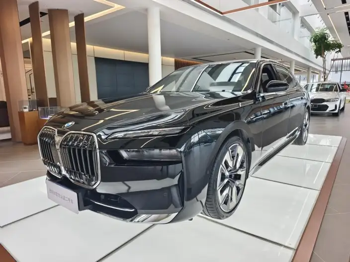 BMW 7 Series 2023 Model 740Li Exclusive Model Luxury Set – фото 1