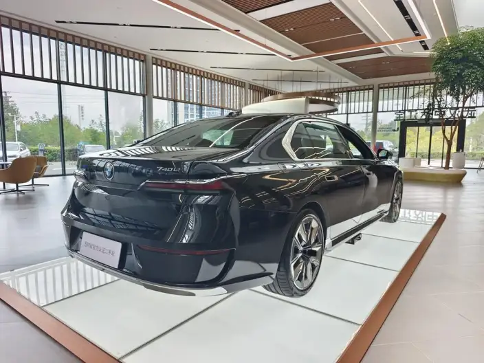 BMW 7 Series 2023 Model 740Li Exclusive Model Luxury Set – фото 4