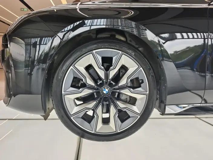 BMW 7 Series 2023 Model 740Li Exclusive Model Luxury Set – фото 5