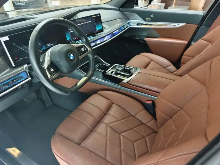 BMW 7 Series 2023 Model 740Li Exclusive Model Luxury Set – фото 9