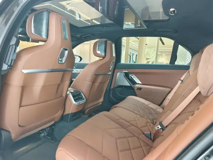 BMW 7 Series 2023 Model 740Li Exclusive Model Luxury Set – фото 10