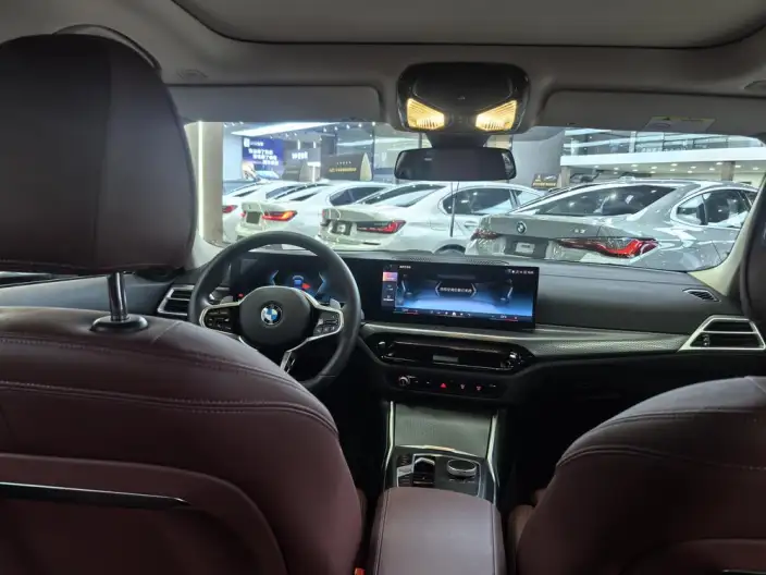 BMW 3 Series 2025 Model 330Li M Sports Night Set – фото 8