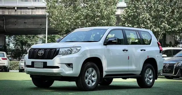 Prado import0 2023 Model 4.0L Automatic 4WD 7 seat Parallel Imported – фото 1