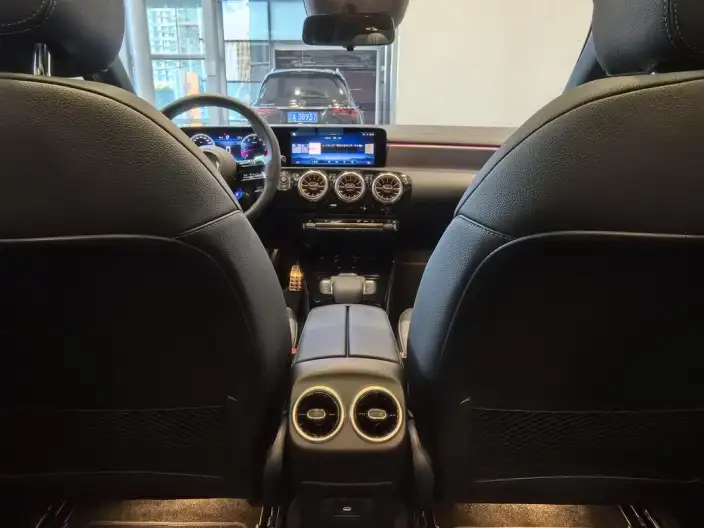 Mercedes-Benz A-Class AMG 2024 Model Facelift AMG A 35 L 4MATIC – фото 8