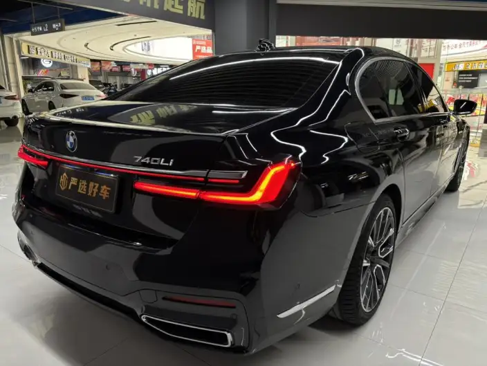 BMW 7 Series 2021 Model 740Li Leading Model M Sports Set – фото 9