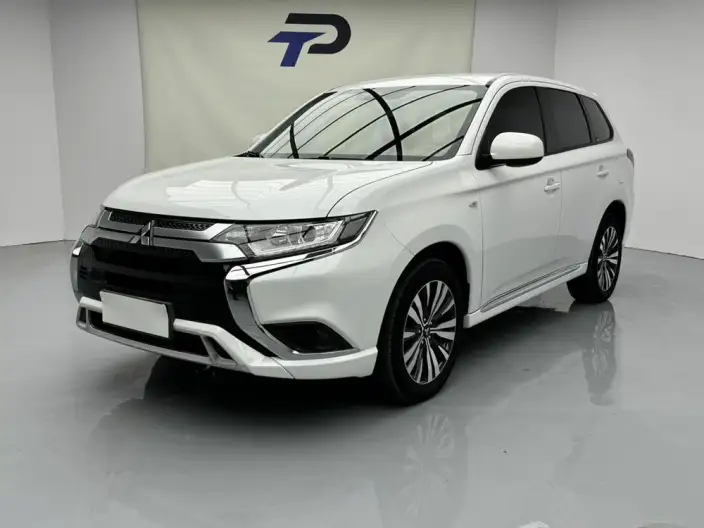 Mitsubishi Outlander 2021 Model Facelift 2.0L 2WD Smooth Ride Edition 5 seat – фото 1