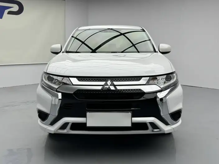 Mitsubishi Outlander 2021 Model Facelift 2.0L 2WD Smooth Ride Edition 5 seat – фото 2