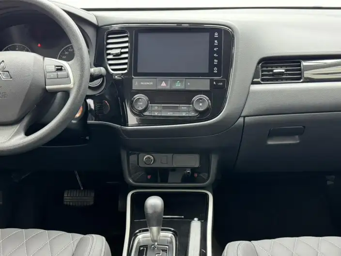 Mitsubishi Outlander 2021 Model Facelift 2.0L 2WD Smooth Ride Edition 5 seat – фото 7