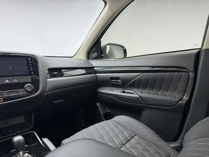 Mitsubishi Outlander 2021 Model Facelift 2.0L 2WD Smooth Ride Edition 5 seat – фото 8