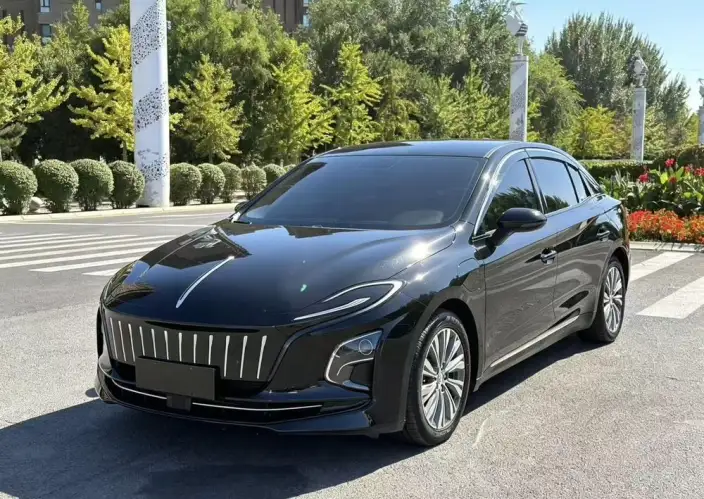 Hongqi E-QM5 2025 Model 610KM PLUS Edition