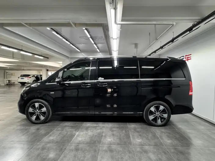 Mercedes-Benz V-Class 2022 Model V 260 Premium Edition – фото 4