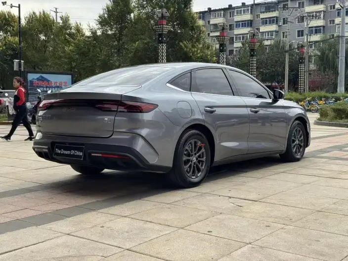 QinL DM 2024 Model DM-i 80KM Leading Model – фото 6