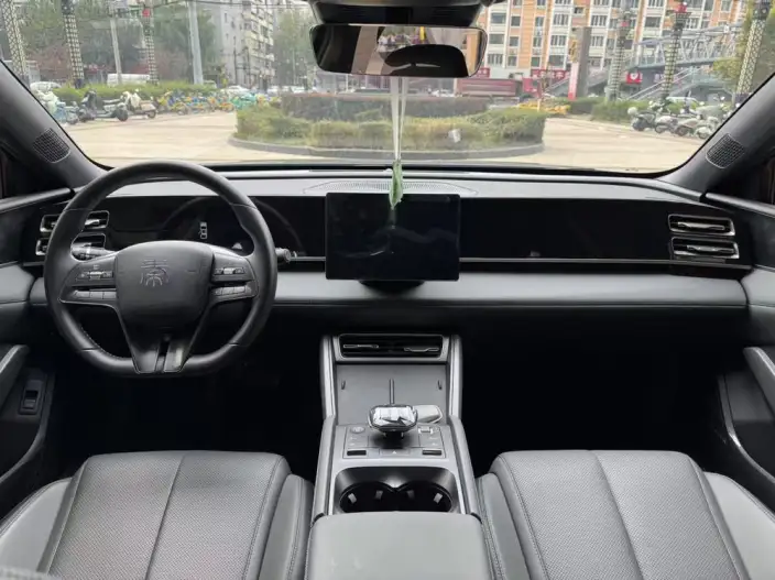 QinL DM 2024 Model DM-i 80KM Leading Model – фото 8