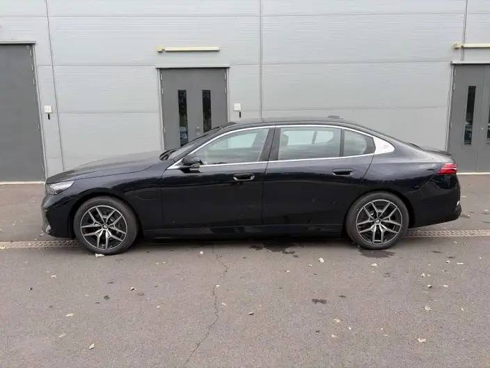 BMW i5 2026 Model eDrive35L M Sports Set – фото 3