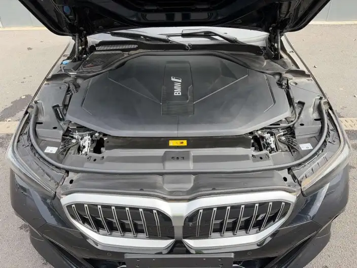 BMW i5 2026 Model eDrive35L M Sports Set – фото 6
