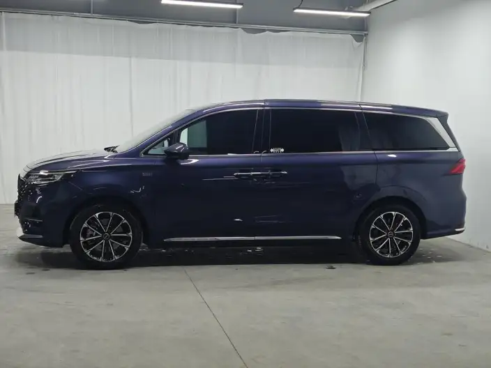 Roewe iMAX8 2022 Model 400TGI Zunrong Edition