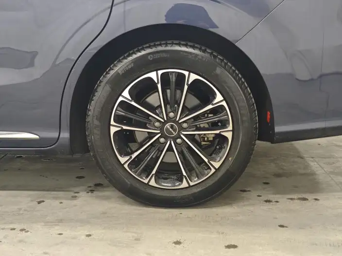 Roewe iMAX8 2022 Model 400TGI Zunrong Edition – фото 9