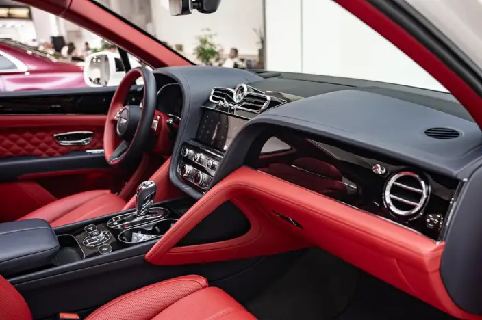 Bentayga 2022 Model 4.0T V8 – фото 7