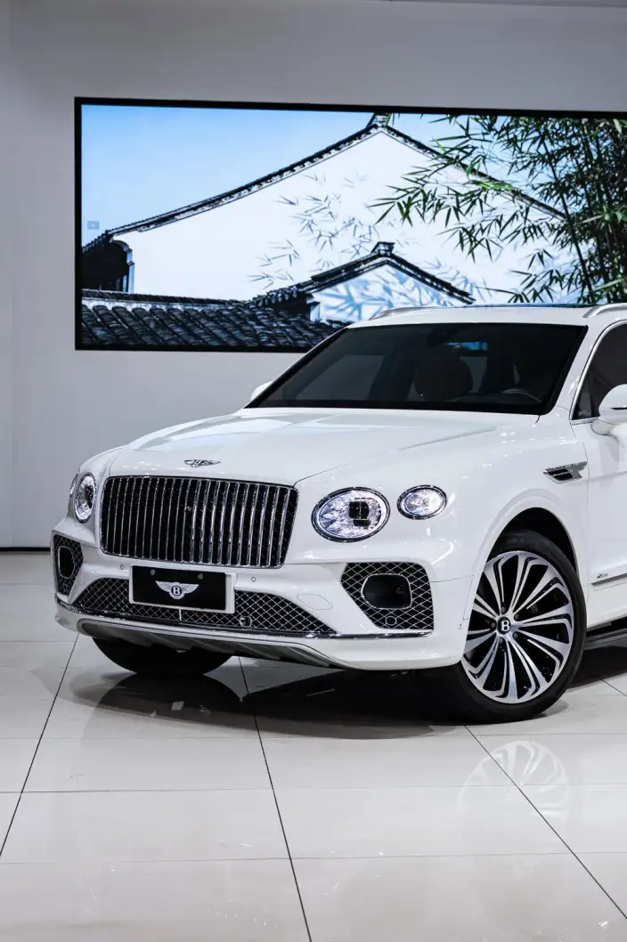 Bentayga 2023 Model 4.0T V8 Long wheelbase Yadu Edition