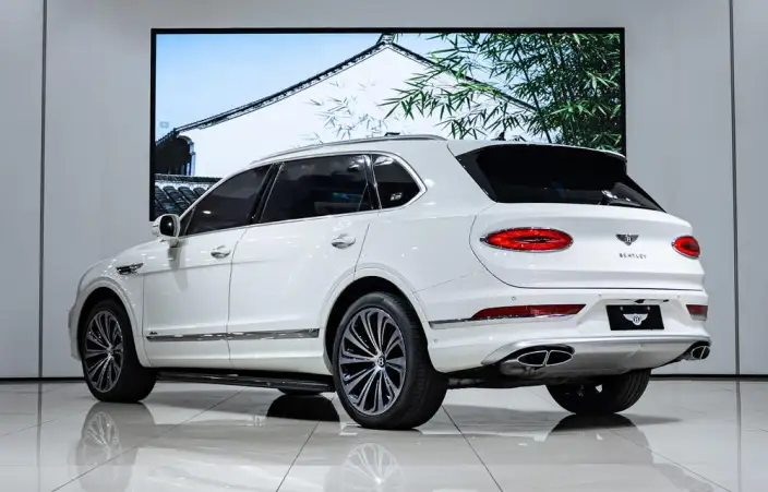 Bentayga 2023 Model 4.0T V8 Long wheelbase Yadu Edition