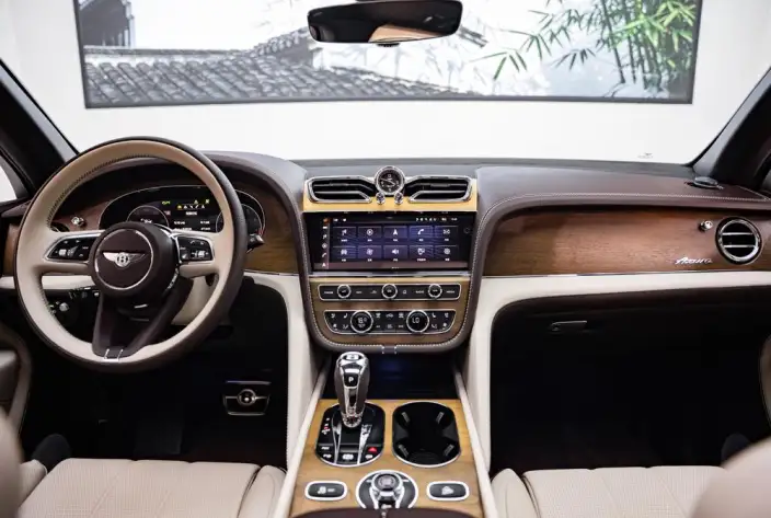 Bentayga 2023 Model 4.0T V8 Long wheelbase Yadu Edition – фото 7