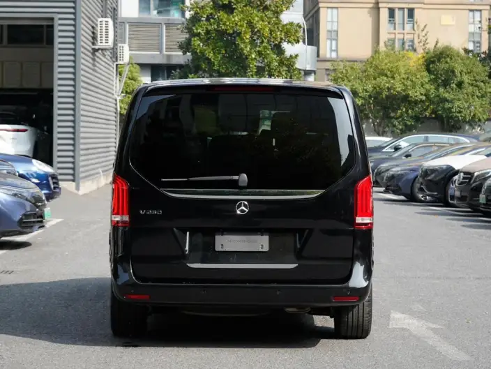 Mercedes-Benz V-Class 2022 Model V 260 Pilot Edition – фото 4
