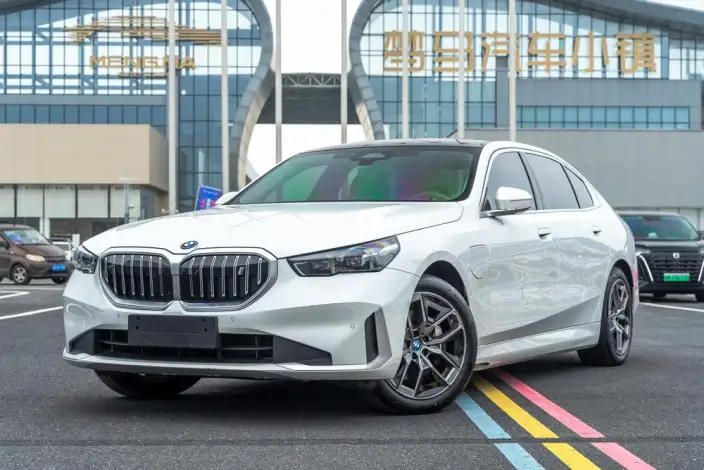 BMW i5 2024 Model eDrive35L Exclusive Model Luxury Set – фото 1