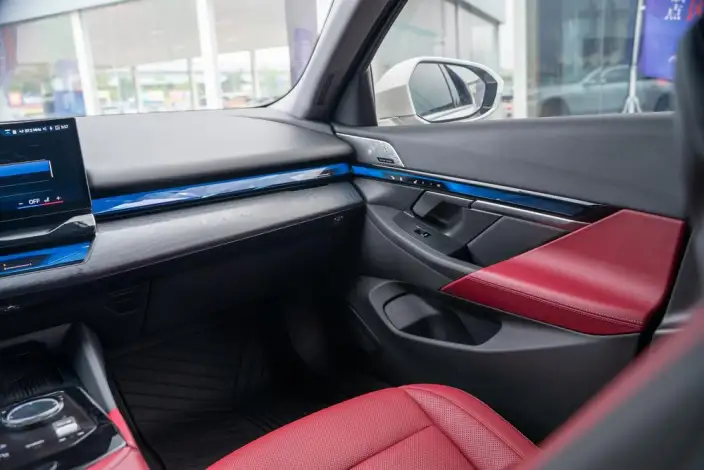 BMW i5 2024 Model eDrive35L Exclusive Model Luxury Set – фото 8