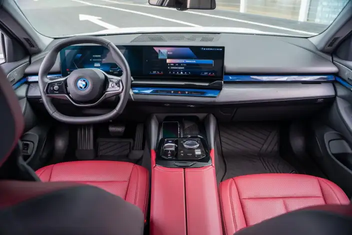 BMW i5 2024 Model eDrive35L Exclusive Model Luxury Set – фото 9