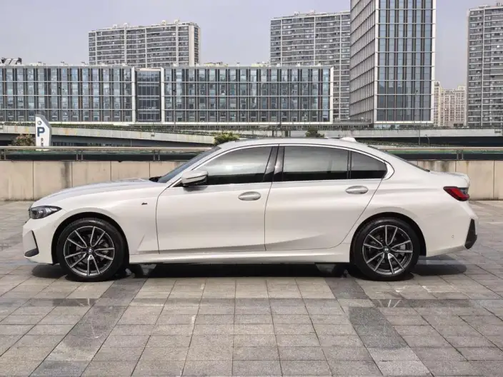 BMW 3 Series 2023 Model 325Li M Sports Set – фото 3