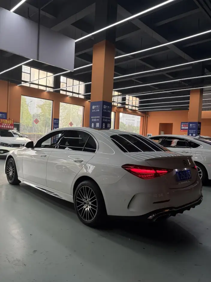 Mercedes-Benz C-Class 2024 Model C 260 L Sports Edition – фото 3