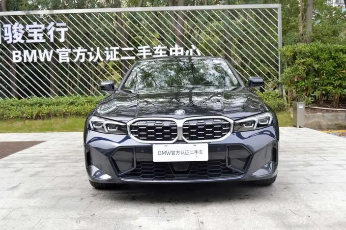 BMW 3 Series 2025 Model 325i M Sports Set – фото 2
