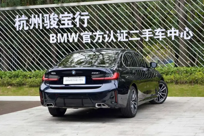 BMW 3 Series 2025 Model 325i M Sports Set – фото 5