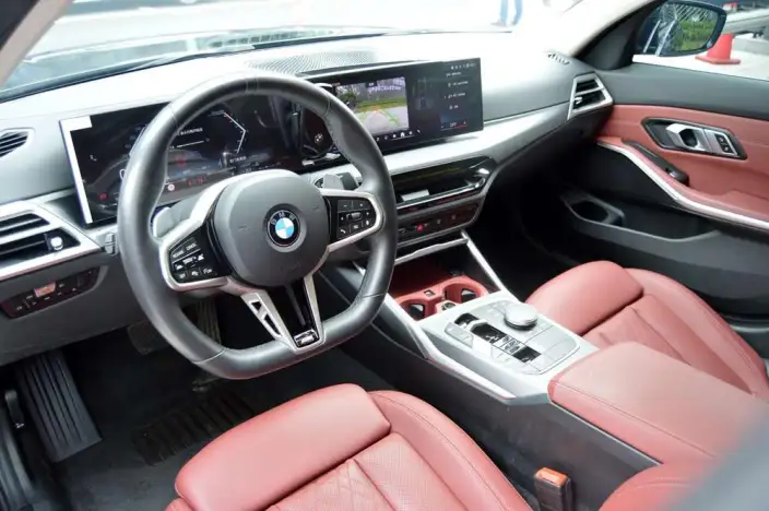 BMW 3 Series 2025 Model 325i M Sports Set – фото 8