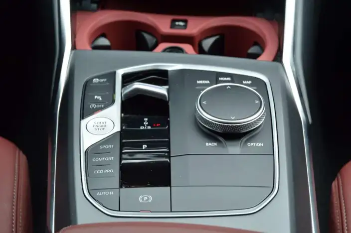 BMW 3 Series 2025 Model 325i M Sports Set – фото 10