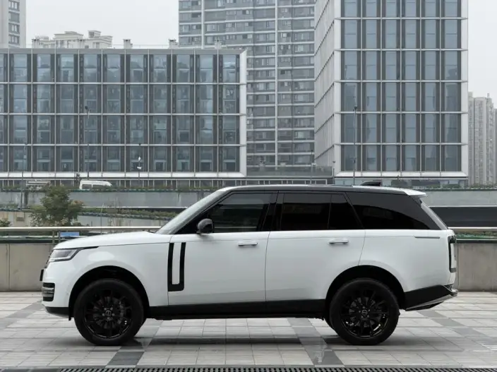 Range Rover 2023 Model 3.0 L6 360PS Shengshi Edition