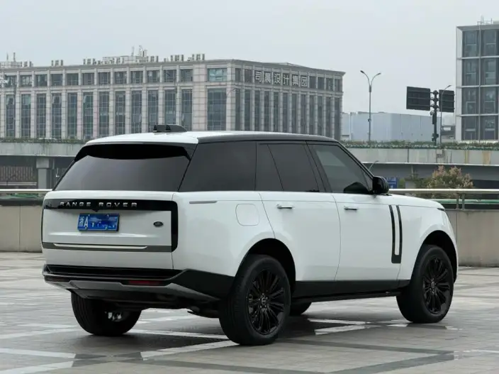 Range Rover 2023 Model 3.0 L6 360PS Shengshi Edition – фото 7