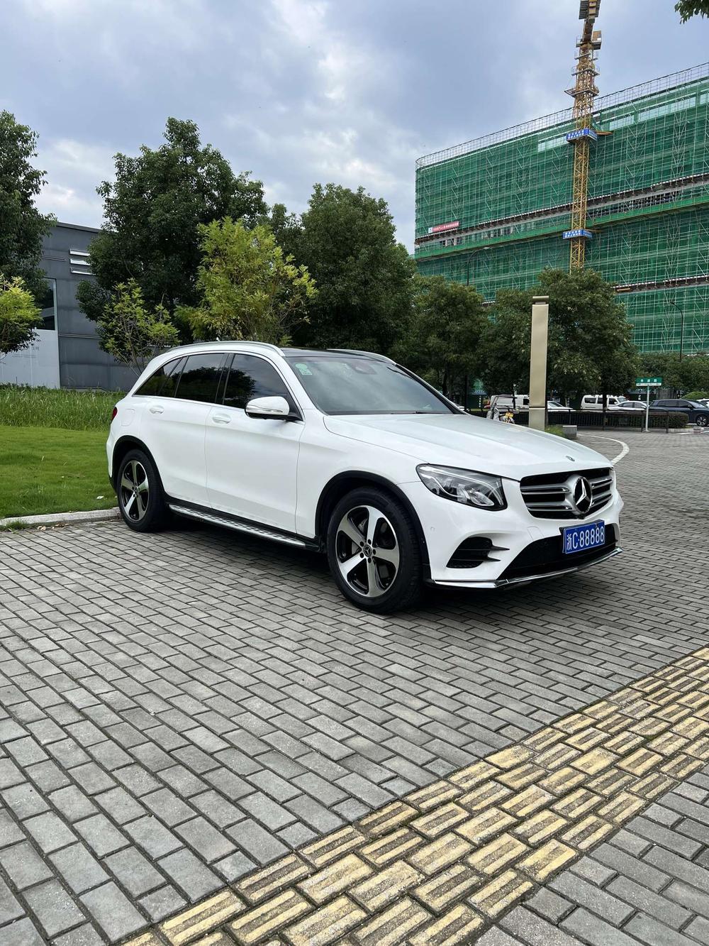 Mercedes-Benz GLC 2018 GLC 260 4MATIC Luxury – фото 3