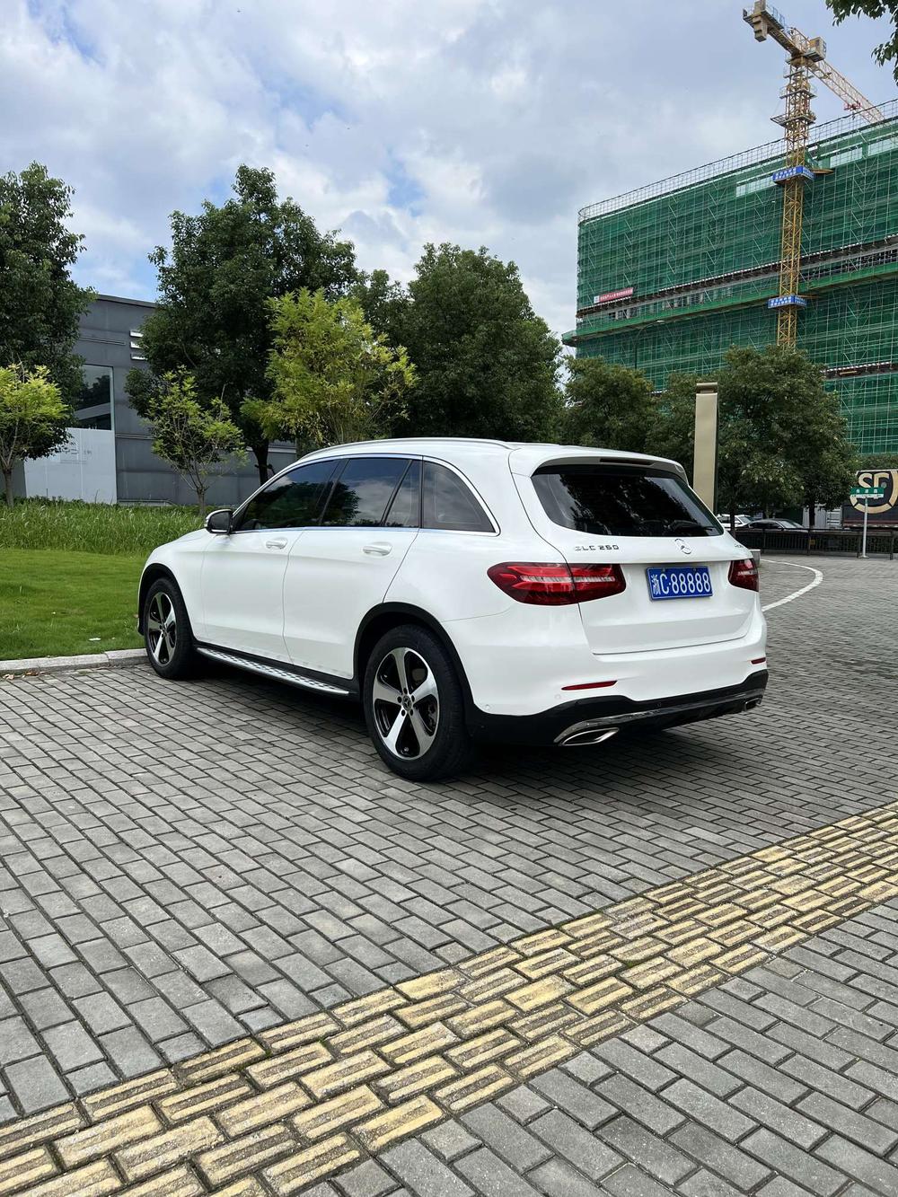 Mercedes-Benz GLC 2018 GLC 260 4MATIC Luxury – фото 4