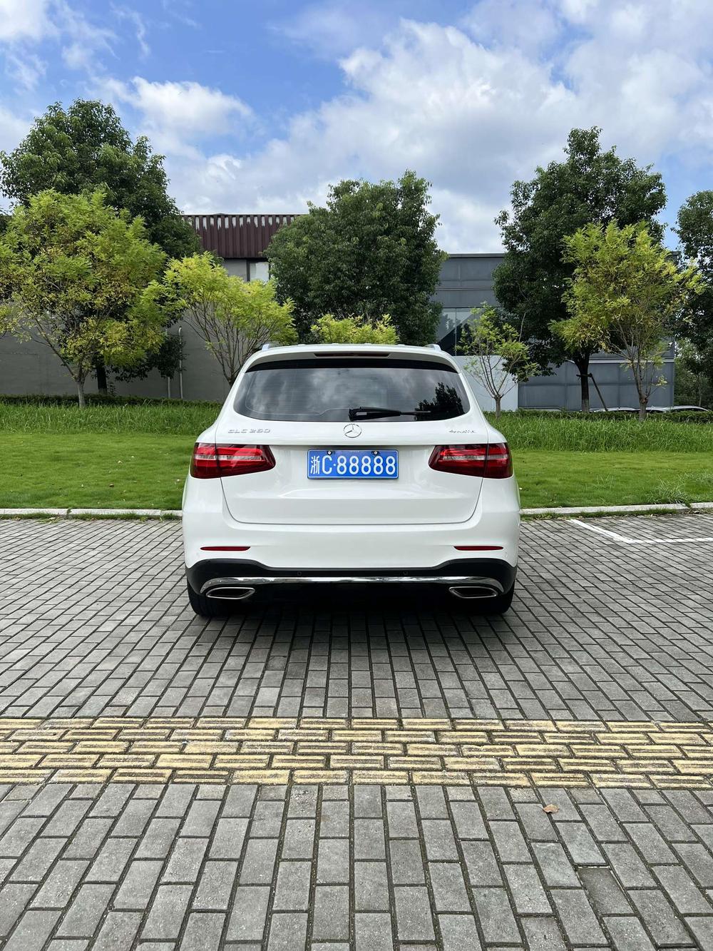 Mercedes-Benz GLC 2018 GLC 260 4MATIC Luxury – фото 5