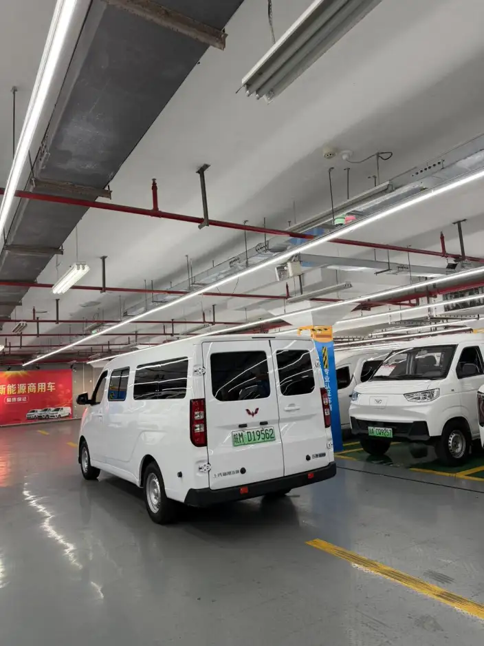 Wuling Yangguang 2026 Model 440km Passenger car Edition Comfort Model 9 seat
