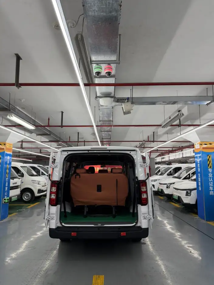 Wuling Yangguang 2026 Model 440km Passenger car Edition Comfort Model 9 seat