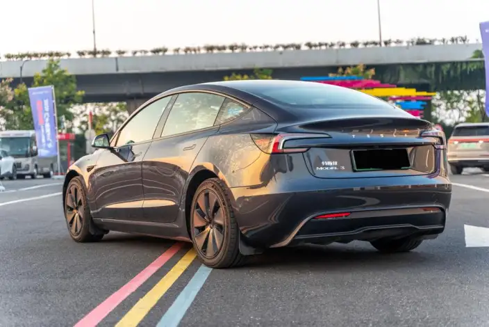 Model 3 2025 Model Rear-wheel drive version – фото 5
