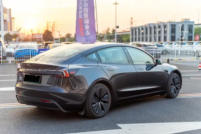 Model 3 2025 Model Rear-wheel drive version – фото 7