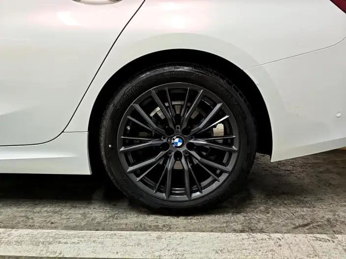 BMW 3 Series 2023 Model 325i M Sports Night Set – фото 9