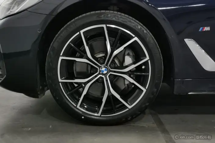 BMW 5 Series 2023 Model Facelift 530Li Exclusive Model M Sports Set – фото 9